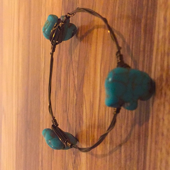 Turquoise & copper elephant wire bangle bracelet - Picture 3 of 5